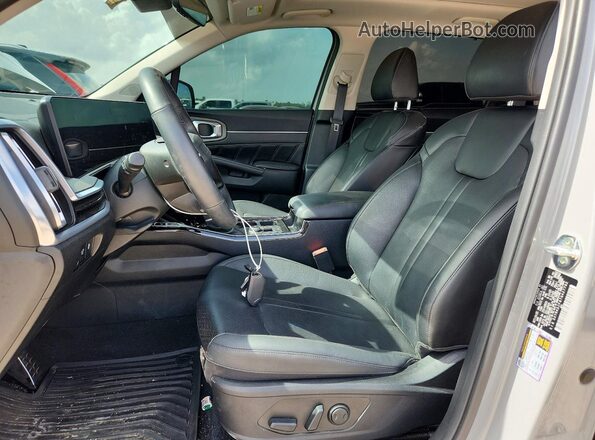 5XYRKDJF8TG427792 2026 KIA SORENTO Gray Vista interior delantera