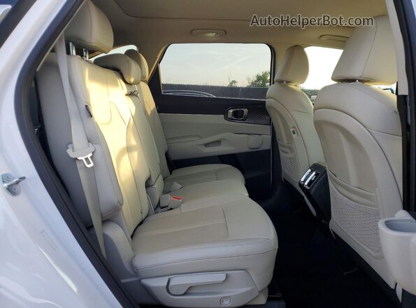 5XYRL4JC3SG347995 2025 KIA SORENTO White Սալոնի հետևի տեսք