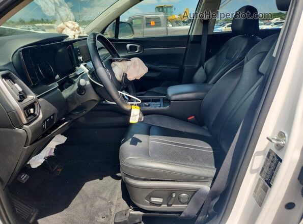 5XYRL4LC0NG115338 2022 KIA SORENTO White Front interior view