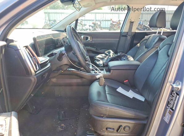 5XYRLDJC2RG261765 2024 KIA SORENTO Silver Front interior view