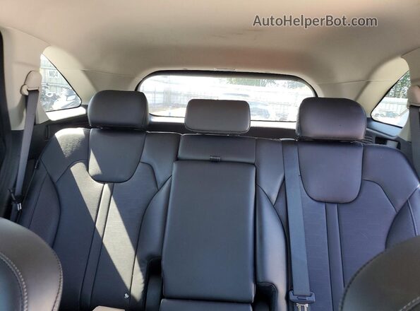 5XYRLDJC2RG261765 2024 KIA SORENTO Silver Rear seats view