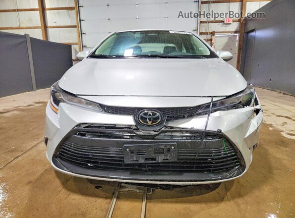 5YFB4MDE2SP248642 2025 TOYOTA COROLLA Silver Widok z przodu