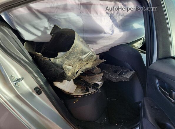 5YFB4MDE2SP358252 2025 TOYOTA COROLLA Silver Հետևի նստատեղերի տեսք