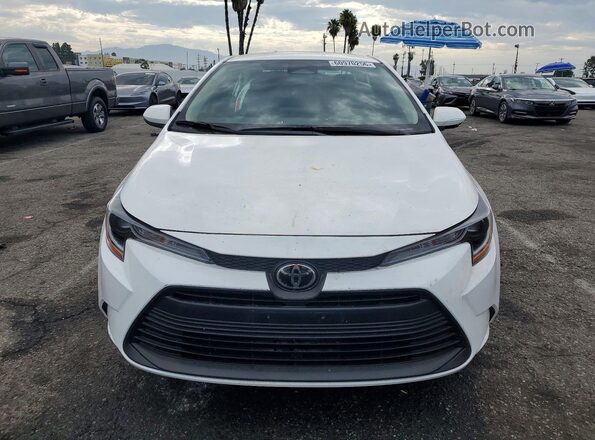 5YFB4MDE6SP359338 2025 TOYOTA COROLLA Белый Вид спереди