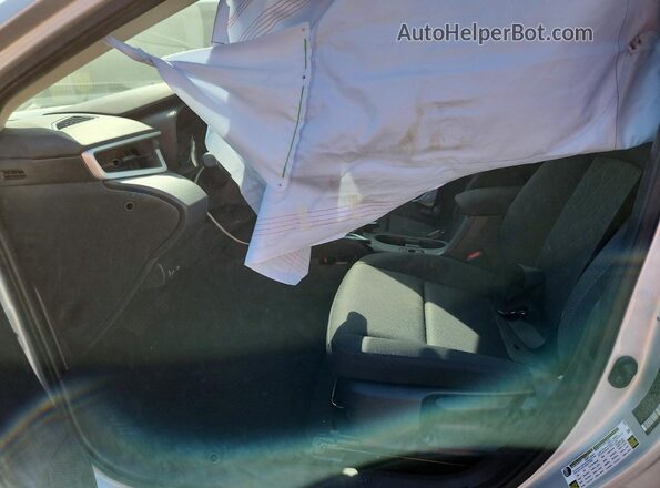 5YFB4MDE7SP309838 2025 TOYOTA COROLLA Silver Front interior view