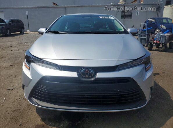 5YFB4MDEXSP354370 2025 TOYOTA COROLLA Silver Widok z przodu