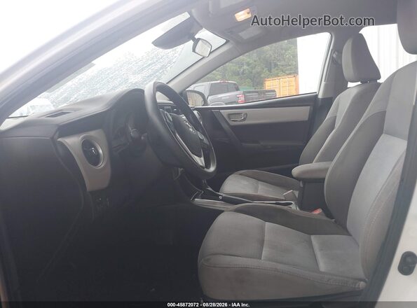 5YFBURHE2HP654033 2017 TOYOTA COROLLA White Вид салону спереду