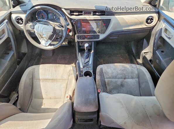 5YFBURHE2JP754347 2018 TOYOTA COROLLA Красный Вид панели приборов