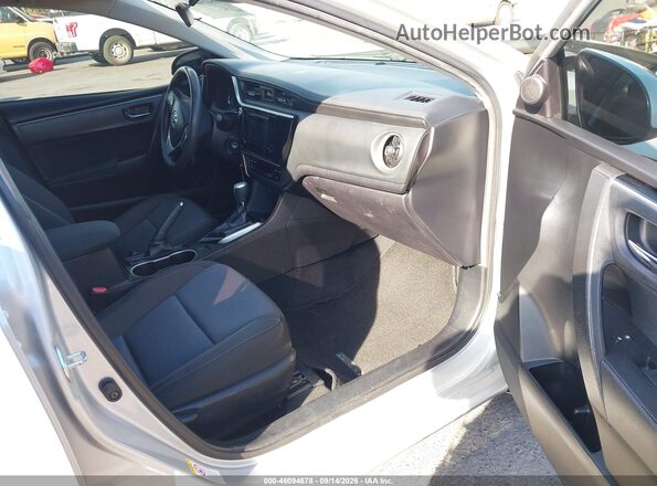 5YFBURHE2JP803577 2018 TOYOTA COROLLA Gray Widok wnętrza z przodu