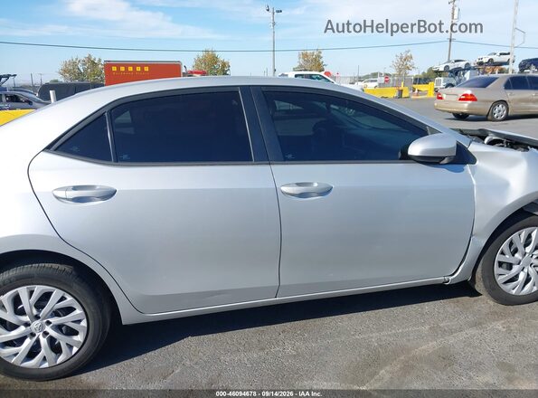 5YFBURHE2JP803577 2018 TOYOTA COROLLA Gray Widok wnętrza z tyłu