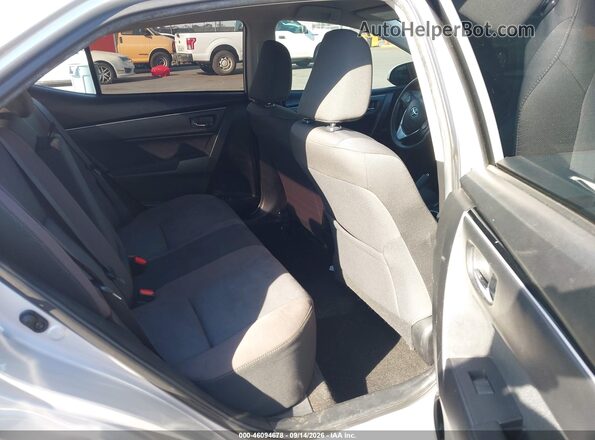 5YFBURHE2JP803577 2018 TOYOTA COROLLA Gray Widok naklejki z numerem VIN