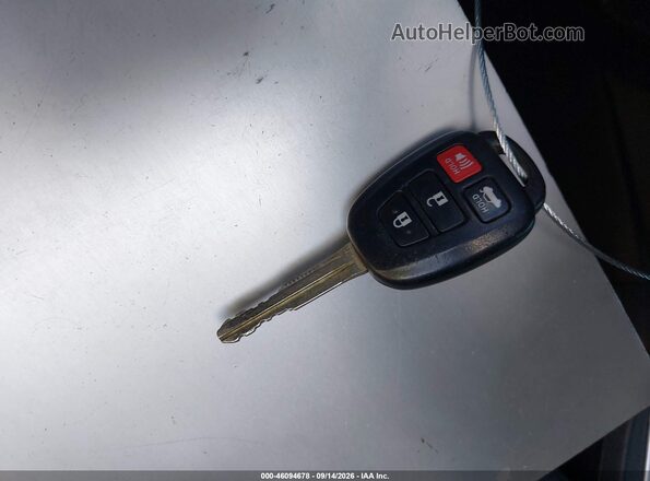 5YFBURHE2JP803577 2018 TOYOTA COROLLA Gray Widok deski rozdzielczej