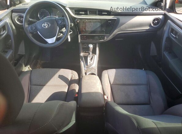 5YFBURHE4HP667740 2017 TOYOTA COROLLA Silver Vista del salpicadero