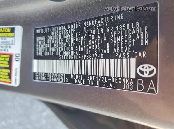 5YFBURHE4HP667740 2017 TOYOTA COROLLA Silver Vista del compartimento del motor
