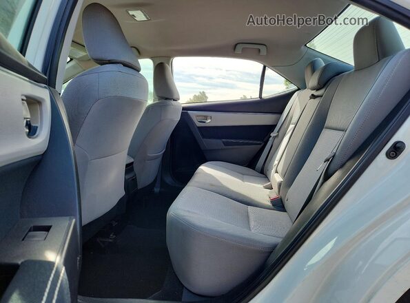 5YFBURHE5GP366201 2016 TOYOTA COROLLA White Widok tylnych siedzeń