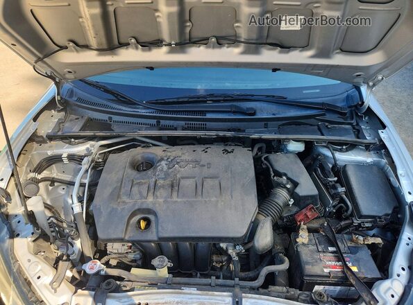 5YFBURHE7KP935154 2019 TOYOTA COROLLA Silver Вид задньої частини салону