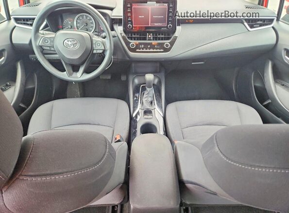 5YFEPMAE8MP195344 2021 TOYOTA COROLLA Red Widok deski rozdzielczej