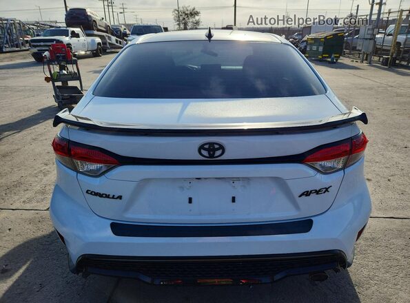5YFS4MCE9MP070040 2021 TOYOTA COROLLA Белый Вид сзади