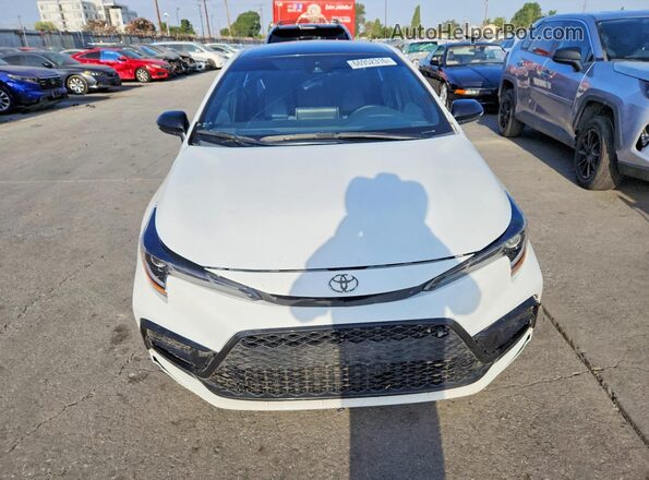 5YFS4MCE9MP070040 2021 TOYOTA COROLLA Белый Вид спереди