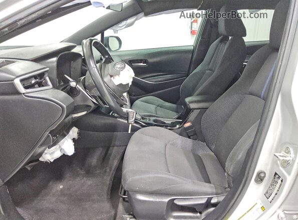 5YFS4RCEXLP036023 2020 TOYOTA COROLLA Серебряный Вид салона спереди