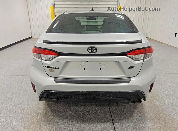 5YFS4RCEXLP036023 2020 TOYOTA COROLLA Серебряный Вид сзади