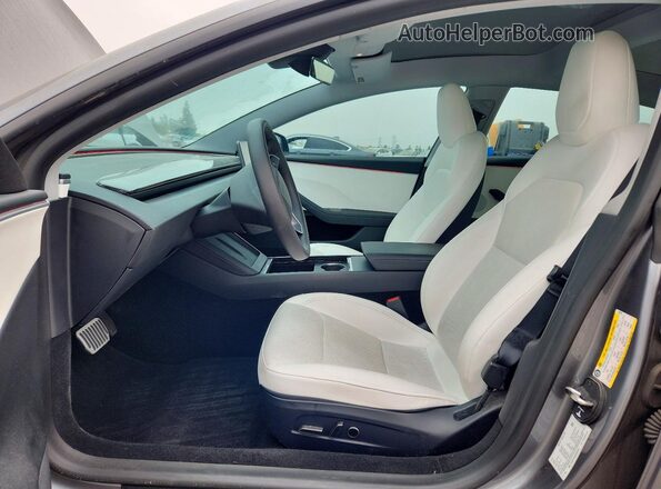 5YJ3E1EA0RF862851 2024 TESLA MODEL Gray Вид салону спереду