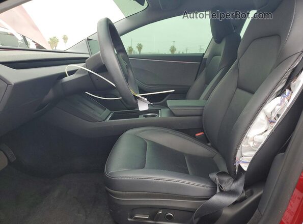 5YJ3E1EA2SF912994 2025 TESLA MODEL Красный Вид салона спереди