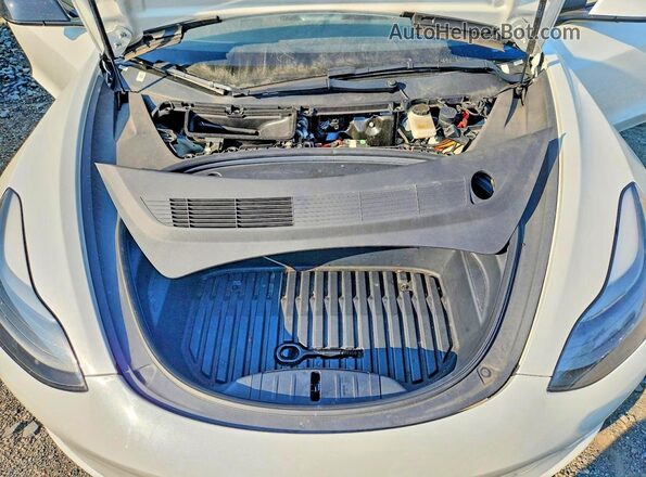 5YJ3E1EA3PF435290 2023 TESLA MODEL White უკანა სალონის ხედი