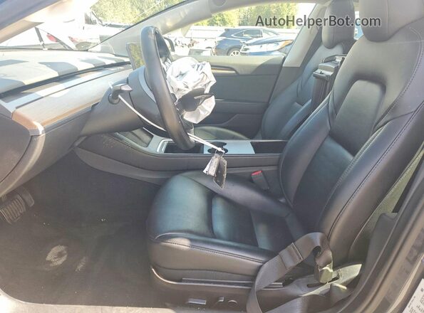 5YJ3E1EA4NF304429 2022 TESLA MODEL Gray Vista interior delantera
