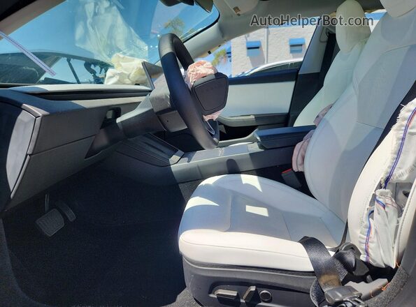 5YJ3E1EA5SF019959 2025 TESLA MODEL Gray Front interior view
