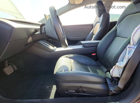 5YJ3E1EA7TF137710 2026 TESLA MODEL Угольный Вид салона спереди