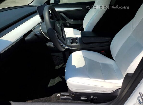 5YJ3E1EA8MF028156 2021 TESLA MODEL White Вид салону спереду