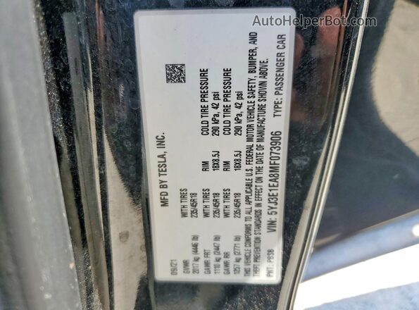 5YJ3E1EA8MF073906 2021 TESLA MODEL Black Widok komory silnika