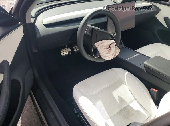 5YJ3E1EA8RF831766 2024 TESLA MODEL Gray Առջևի վահանակի տեսք