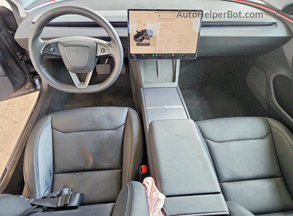 5YJ3E1EA8SF970236 2025 TESLA MODEL Серый Вид панели приборов