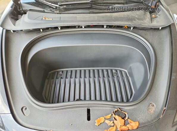 5YJ3E1EA8SF970236 2025 TESLA MODEL Серый Вид подкапотного пространства