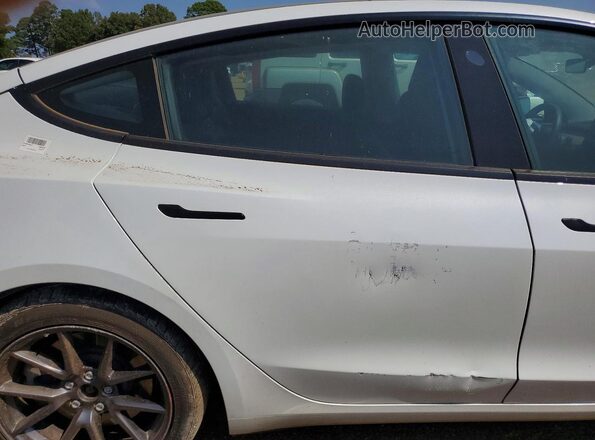 5YJ3E1EB0MF980030 2021 TESLA MODEL White Widok tylnych siedzeń