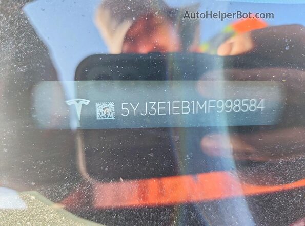 5YJ3E1EB1MF998584 2021 TESLA MODEL Red ძრავის განყოფილების ხედი