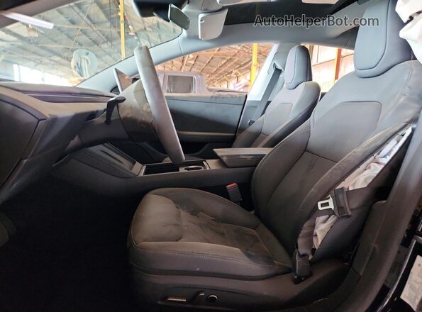 5YJ3E1EB1TF200096 2026 TESLA MODEL Black Vista interior delantera