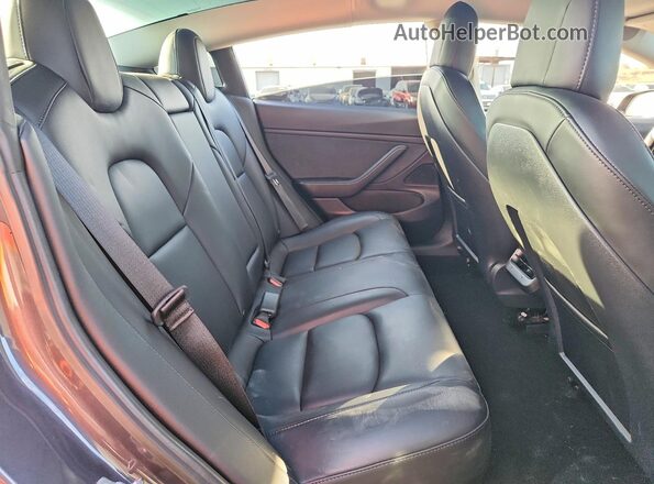 5YJ3E1EB3MF939147 2021 TESLA MODEL Gray Vista de los asientos traseros