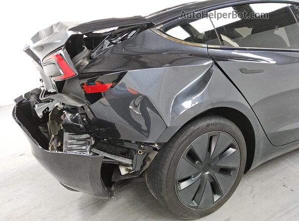 5YJ3E1EB3SF884650 2025 TESLA MODEL Серый 