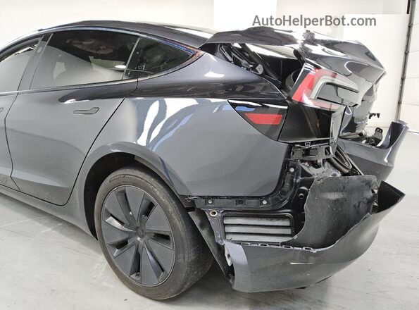 5YJ3E1EB3SF884650 2025 TESLA MODEL Серый 