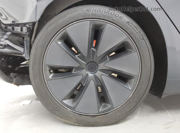 5YJ3E1EB3SF884650 2025 TESLA MODEL Серый 
