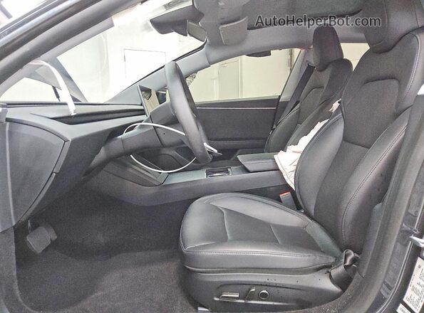 5YJ3E1EB3SF884650 2025 TESLA MODEL Серый Вид салона спереди