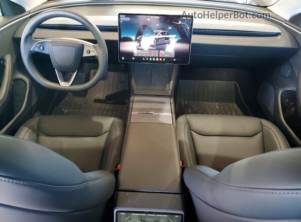 5YJ3E1EB3TF124686 2026 TESLA MODEL Gray Առջևի վահանակի տեսք