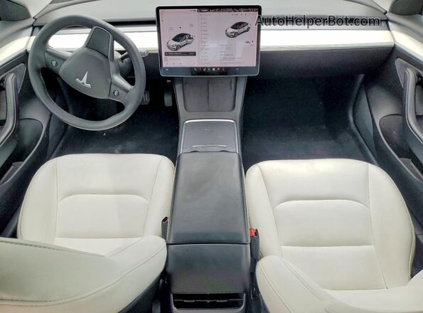 5YJ3E1EB5MF077565 2021 TESLA MODEL White Vista del salpicadero