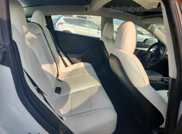 5YJ3E1EB5MF077565 2021 TESLA MODEL White Vista de los asientos traseros