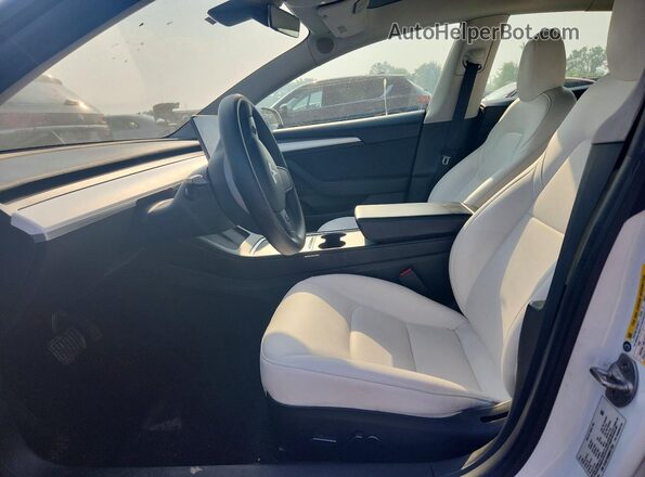 5YJ3E1EB5MF077565 2021 TESLA MODEL White Vista interior delantera