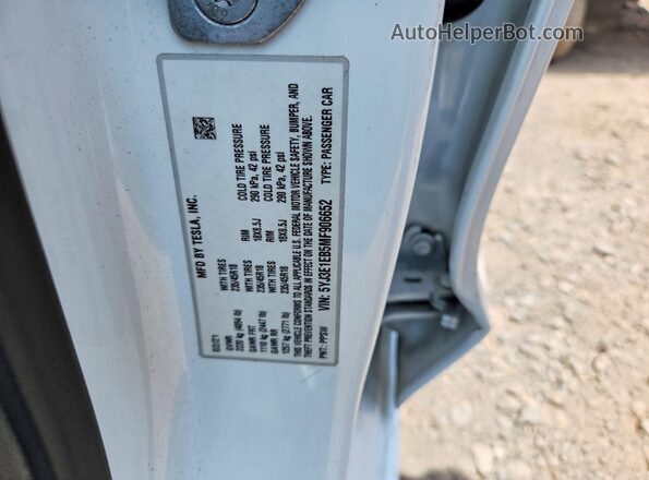 5YJ3E1EB5MF906652 2021 TESLA MODEL White Widok komory silnika