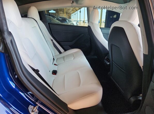 5YJ3E1EB5NF109593 2022 TESLA MODEL Blue Rear seats view